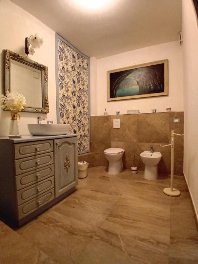 Emari Home Гаета Екстер'єр фото