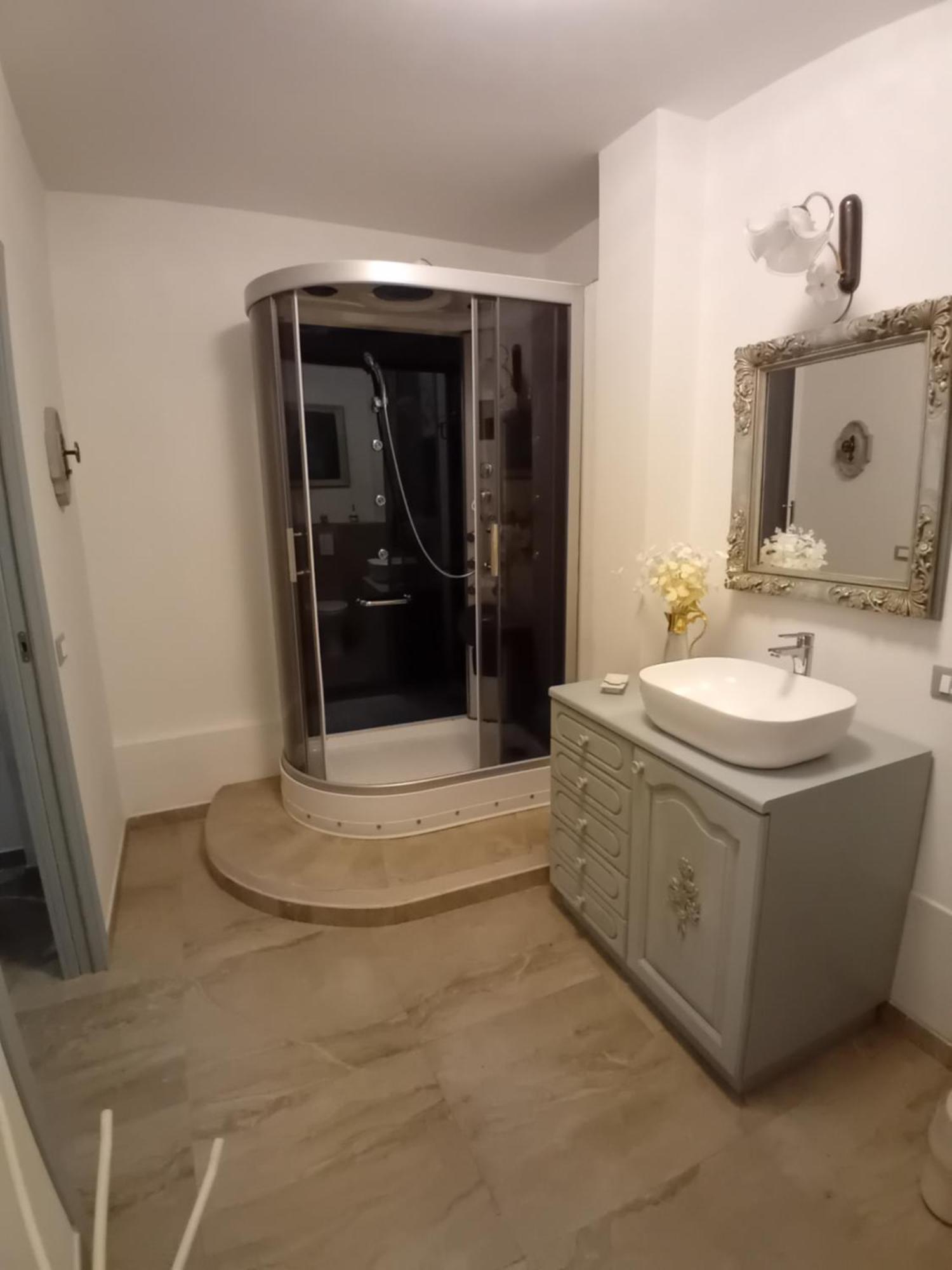 Emari Home Гаета Екстер'єр фото