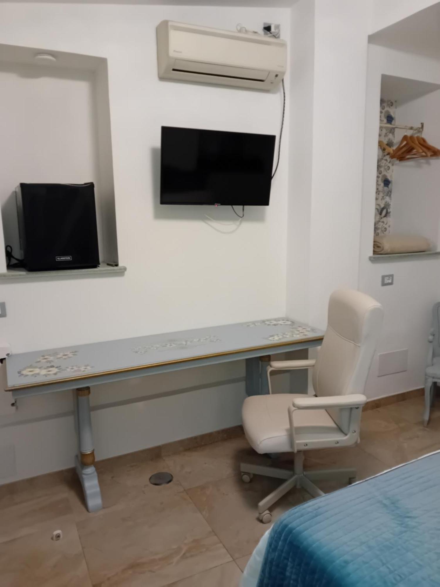 Emari Home Гаета Екстер'єр фото